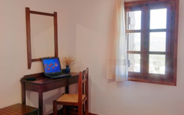 Fenareti Village House