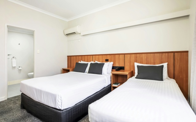 Metro Hotel Perth City