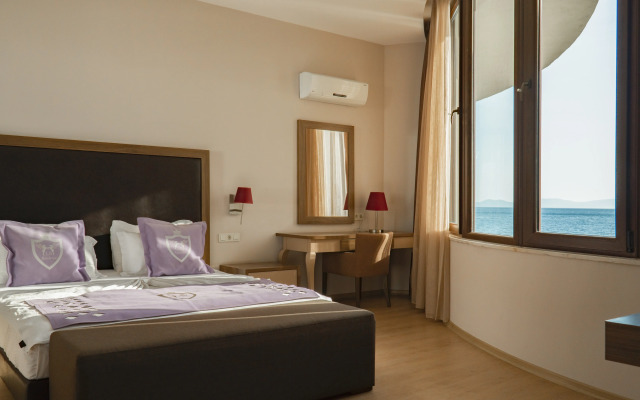 Ladies Beach Suit Otel