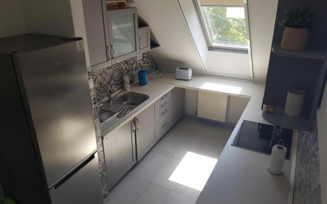 Zoli Apartmanok-Adri Kölcsey 32