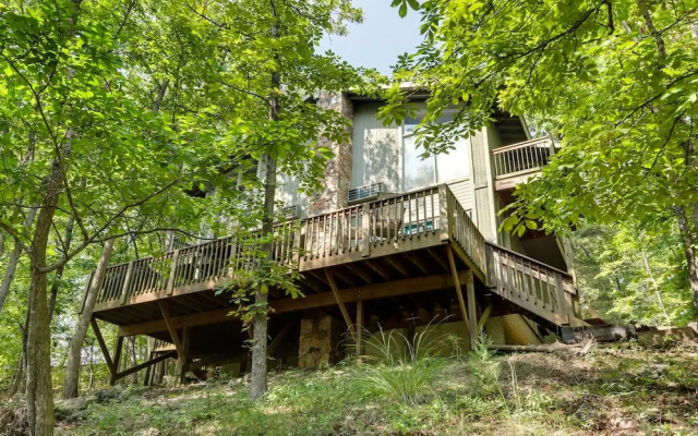 Osage Beach Home: Deck, Pool Access