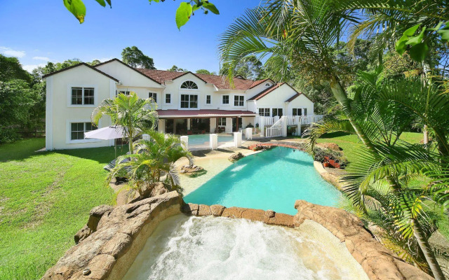 Kingfishers Manor @ Noosa