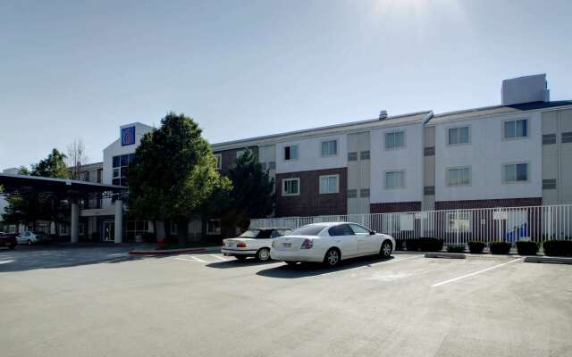 Motel 6 Lehi, UT – Thanksgiving Point