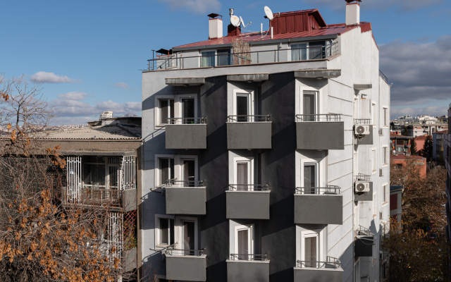 A Hotels & Suites