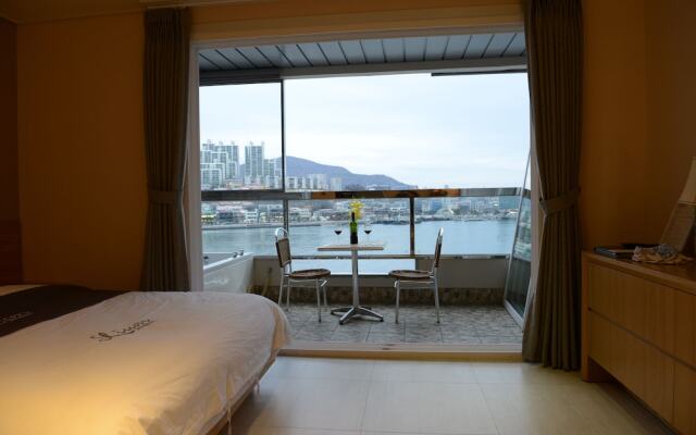 Yeosu Lium Spa Hostel