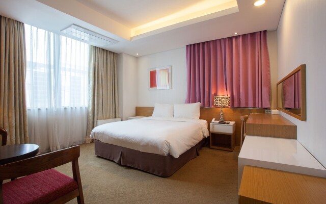 Pharos Hotel