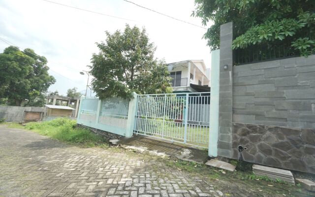 Hotel O Kencana Homestay Syariah Near Masjid AL-BAROKAH Kanyuran