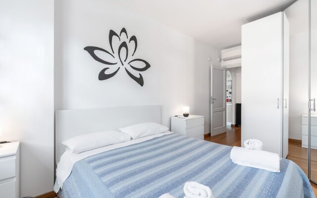 Portuense 107- Bright Flat