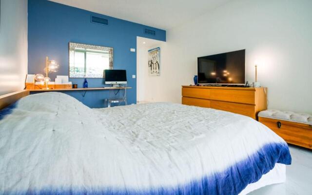 SERRENDY 100m APARTMENT TERRACE VIEW OF THE SEA SWIMMING POOL