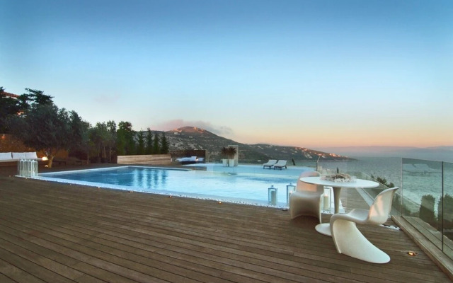 Seaview Peninsula Villa