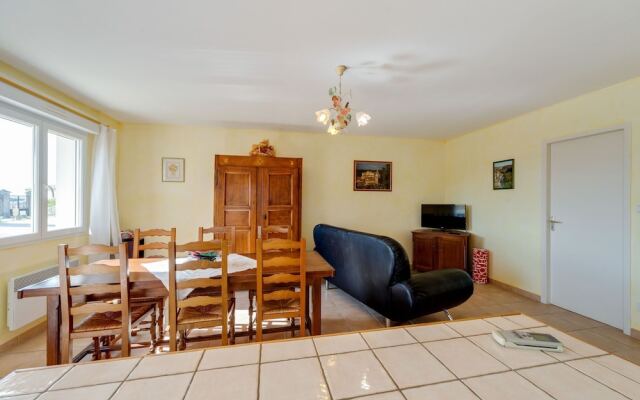Cozy Holiday Home in Vagnas with Swimming Pool