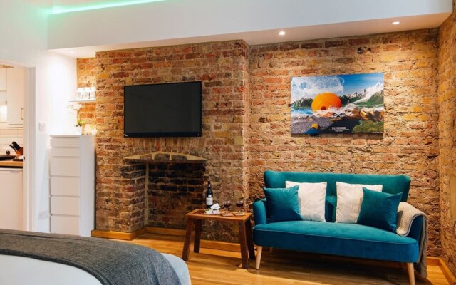 The Lovely Longridge Road Apartment