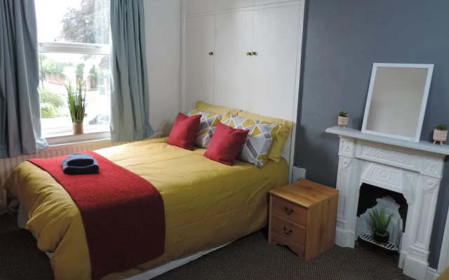 Stunning 5-bedroom House for Unforgettable Getaway