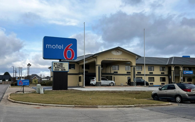 Motel 6 Prattville, AL