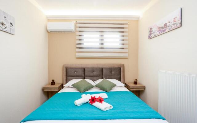 TwinStars apartment with courtyard and view