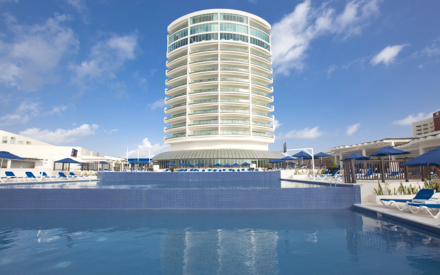 Seadust Cancún All Inclusive Family Resort