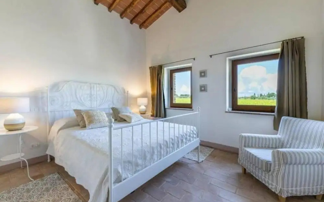 Charming 10 pax Villa in Cortona With Private Pool