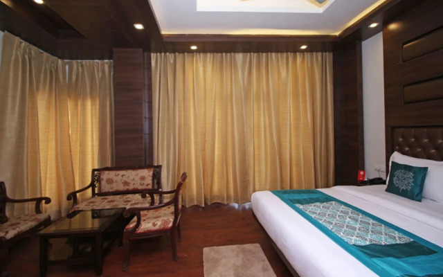 OYO Premium 093 Near St George College