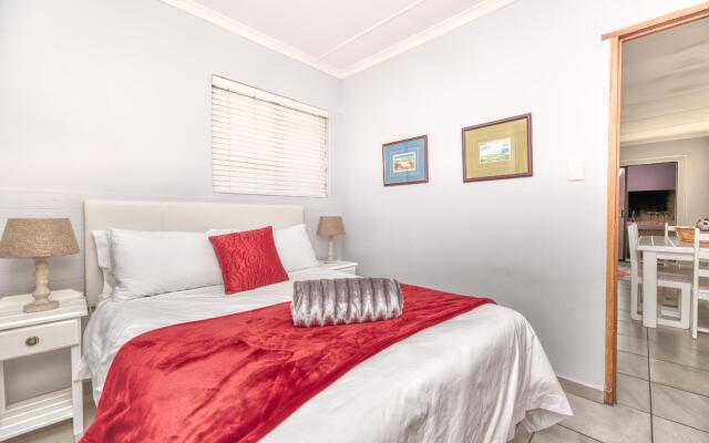 Land's Edge Struisbaai