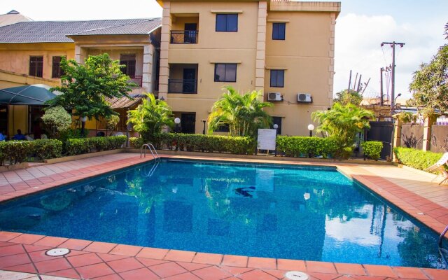 Dees Hotels Apartment & Suites
