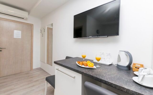 Apartments and Rooms Adriatic Suites