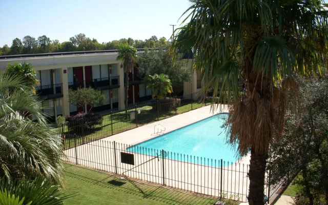 Motel 6 Natchitoches, LA