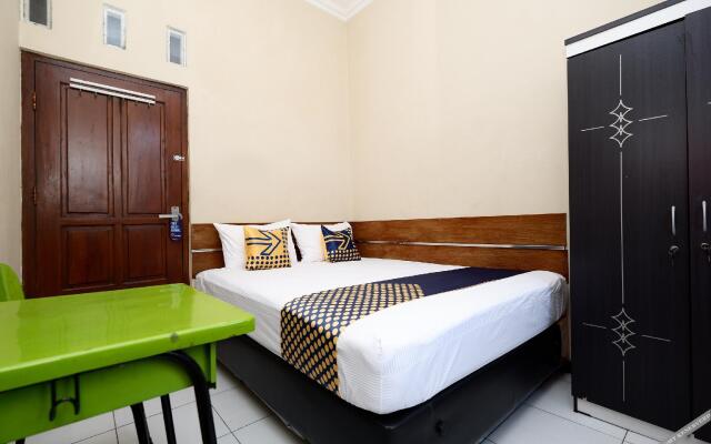 SPOT ON 2209 Solo Point Guest House Syariah