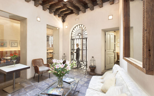 Hotel Boutique Corral del Rey by ALUZ Collection