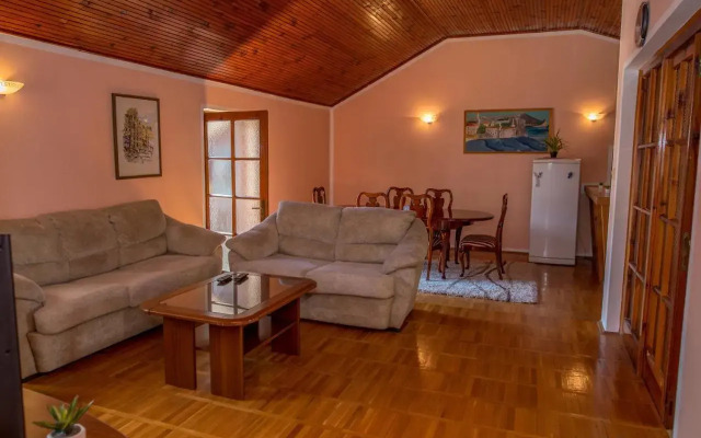 Apartment Quince