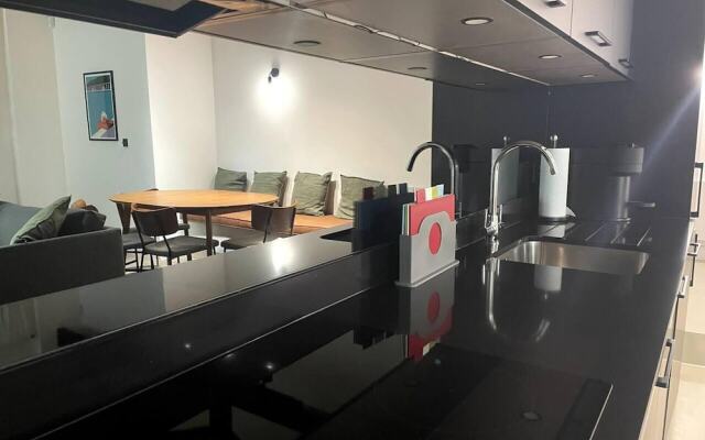 Design led Duplex Apartment in Buzzing Queens Park