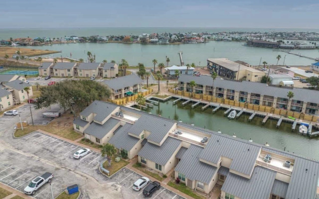 Fisherman Friend! - Coastal Condo - Views Await!