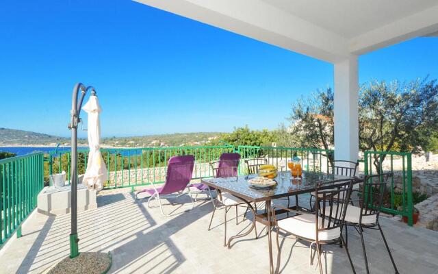 Holiday Home Paradiso