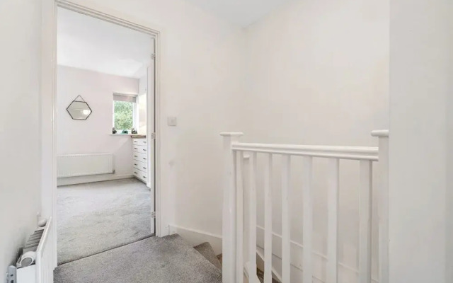 Cosy Retreat in Ashford - Great Location