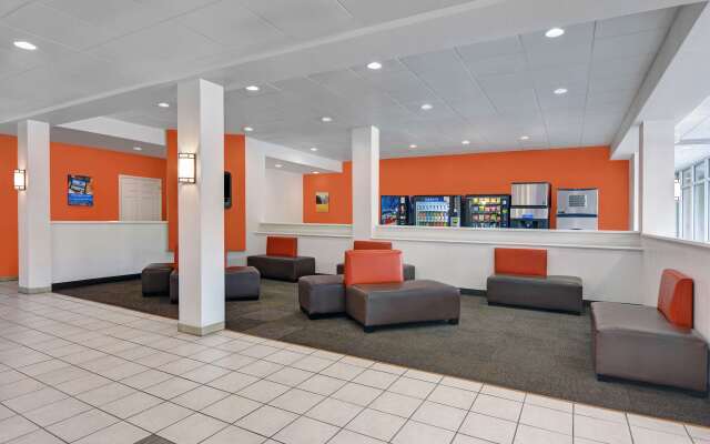 Motel 6 Cutler Bay, FL