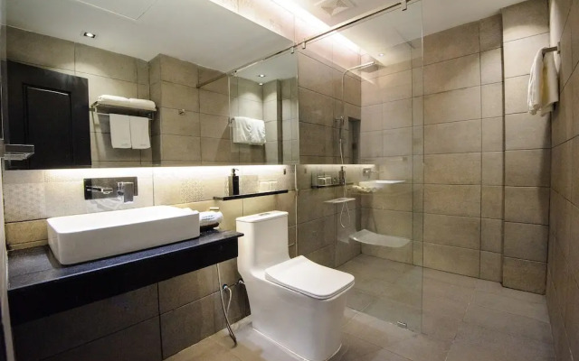 GLOW PARK HOTEL Grand Royal Palace