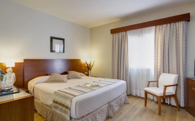 Hotel Menorca Patricia - Hotel in Ciudadela de Menorca - Photo 4
