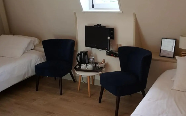 Castel Bayeux Guesthouse