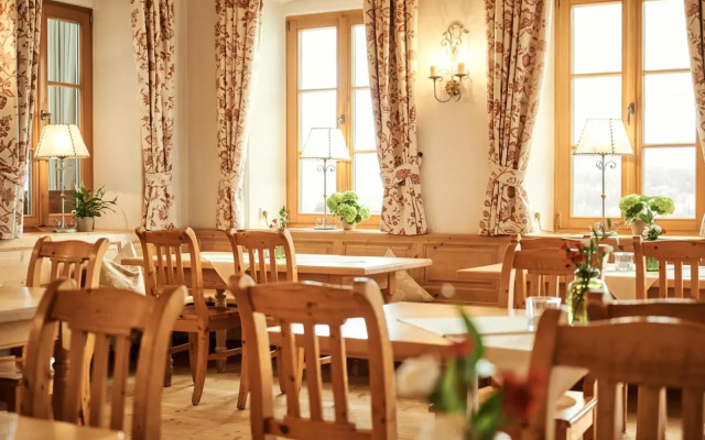 Hotel Auf der Gsteig GmbH