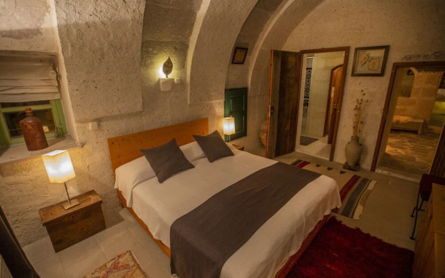 Asmali Cave House