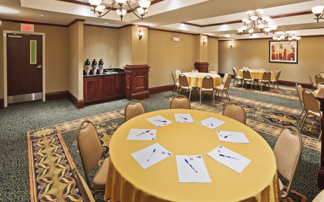 Holiday Inn Express & Suites McAlester by IHG