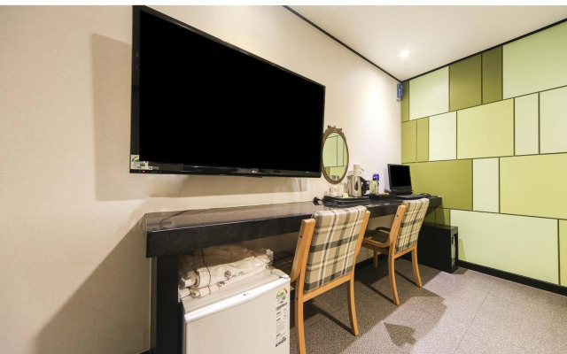 Elysee Hotel