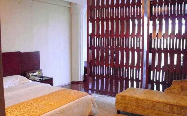 Tian Hu