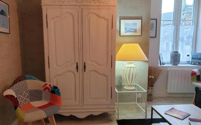 Les Gravelots (Adults Only)