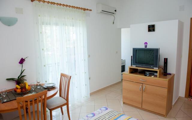 Apartments Tiho & Jelena