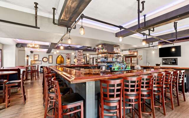 Genetti Hotel, SureStay Collection by Best Western