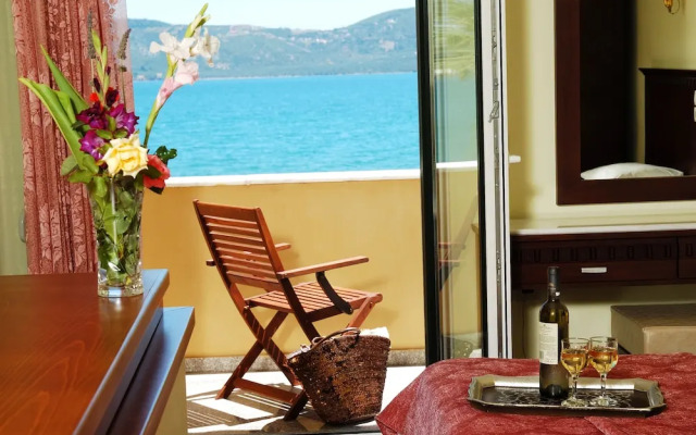 Ariadnes Holiday Accommodation II