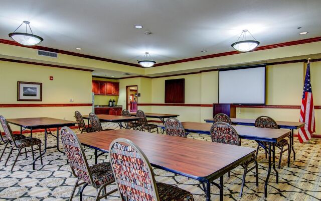 Best Western Plus Butterfield Inn