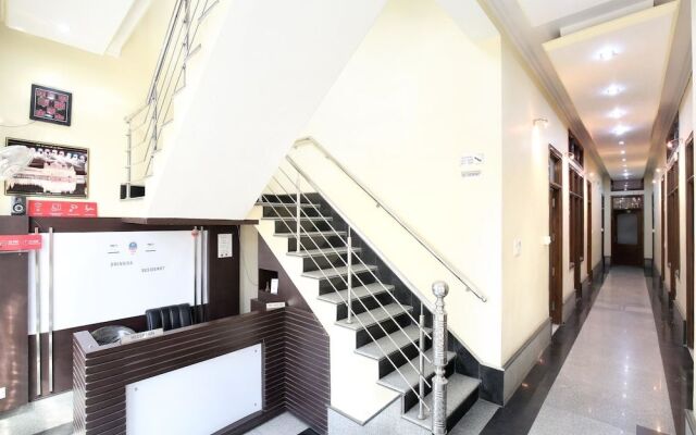OYO 15347 Dhingra Residency