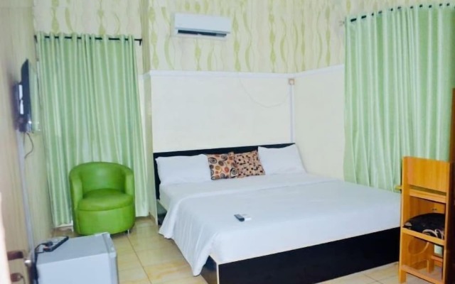 Ariflad Hotel & Suites