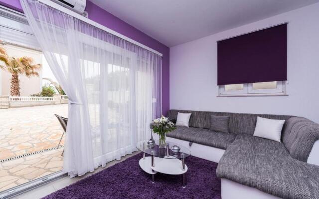 Kristina Apartments